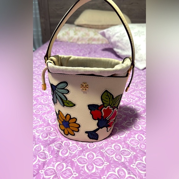 Floral Embroidered Bucket Bag